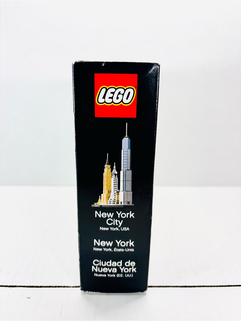 LEGO® Architecture New York City (21028) Factory Sealed Complete Set - Picture 2 of 6